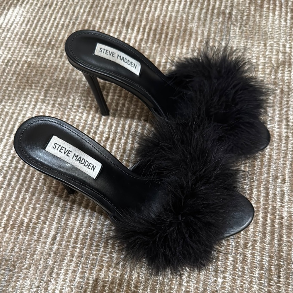 Steve Madden Fluffy Peep Toe Heeled Sandals